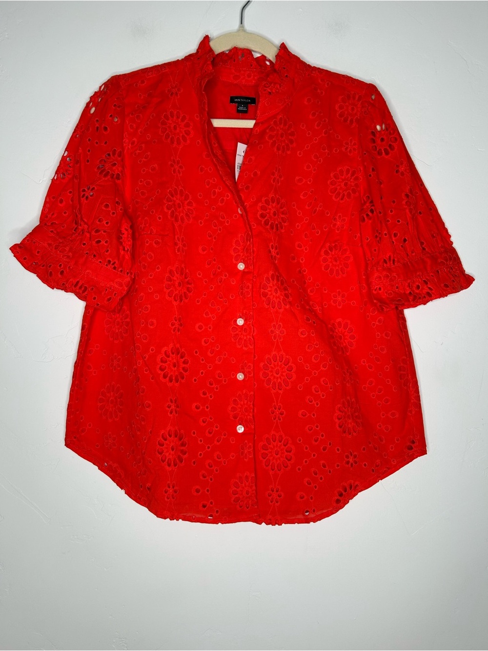NWT Ann Taylor Eyelet Lace Button Front Blouse Puff Sleeves Size Small Aperol